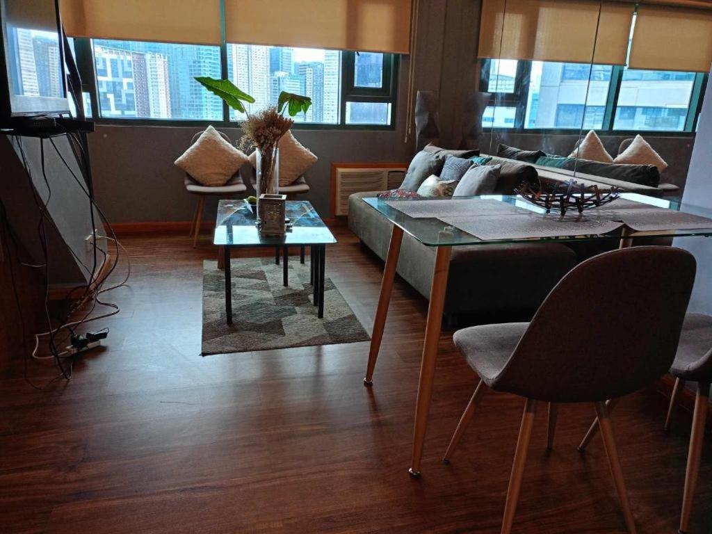 Loft Condo Beside Shangri-La Fort 马尼拉 外观 照片