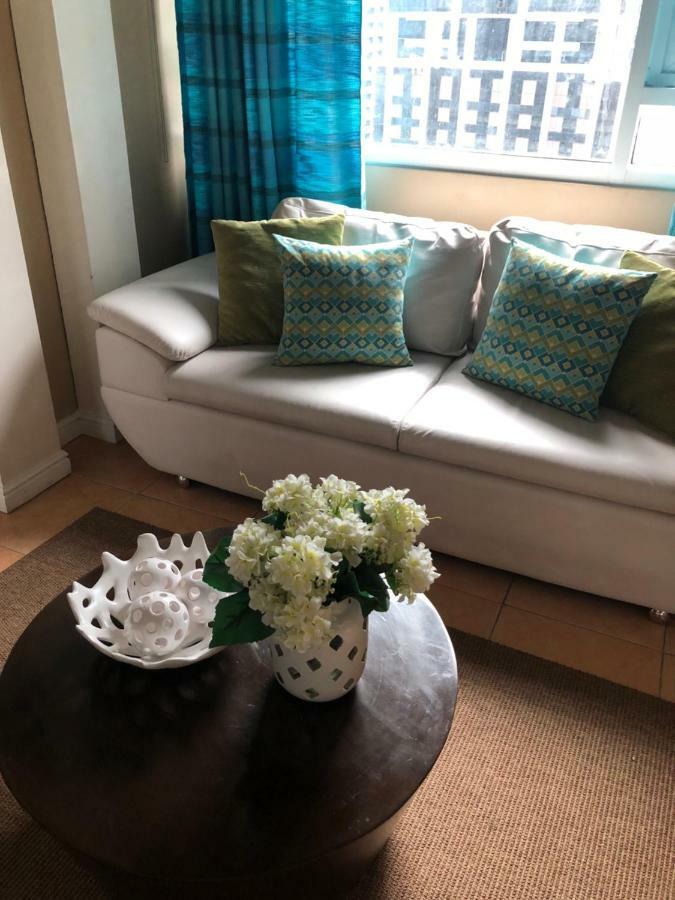 Loft Condo Beside Shangri-La Fort 马尼拉 外观 照片